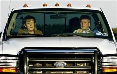 Illustration for article titled Pics: Bush giving world leaders rides in his F250